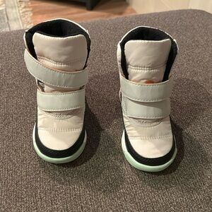 Sorel toddler snow boots